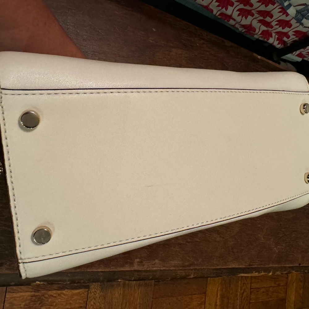 Kate Spade small bag with removable long strap. - Picture 4 of 6